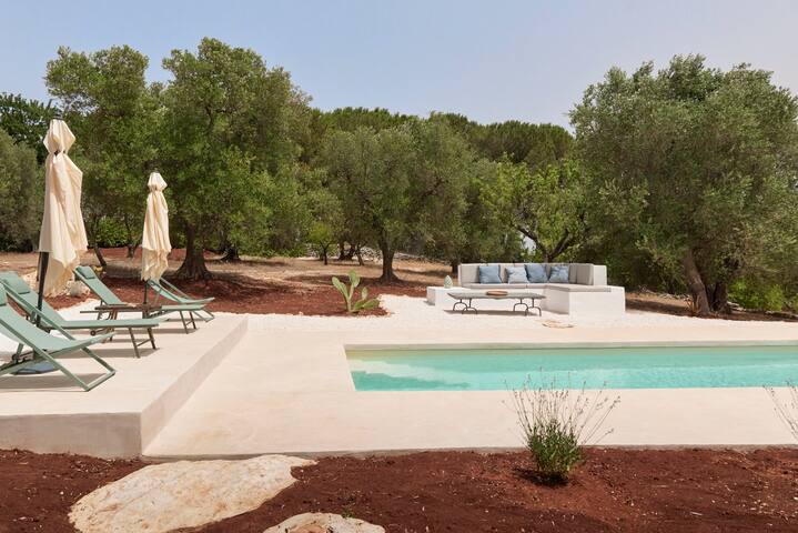 Trullo Dei Noci, ancient trullo with private pool gallery image 2