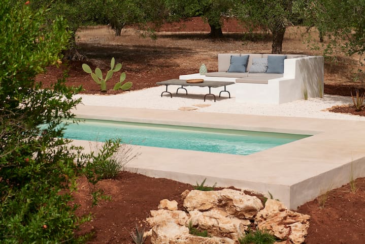 Trullo Dei Noci, ancient trullo with private pool