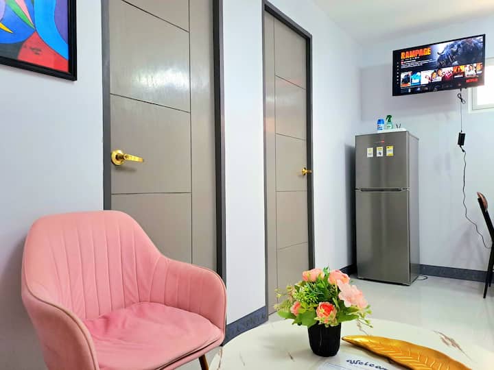 2 Br, Parking, Ac, Netflix| 3-8  Pax| Gv Apartell - Olongapo