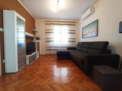 Successful Airbnb property: Apartment Kostović with private pool in Drvenik Veliki
