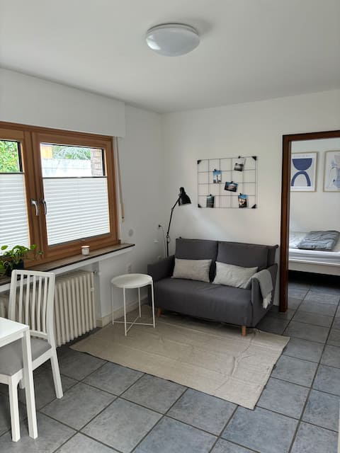 Top Airbnb: 2-room apartment - near Rheinenergiestadion in Junkersdorf