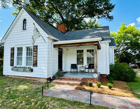 Betty The Bungalow ~ 1.5mi to DT Ktown