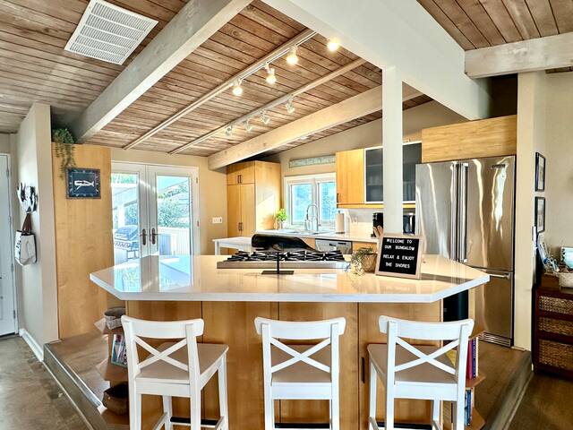 Beach Bungalow – Steps from La Jolla Shores Beach! gallery image 4