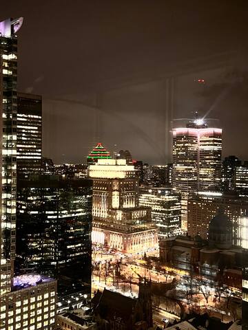 28th floor Penthouse Gym & Pool gallery image 2