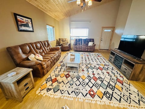 Pinyon Place | Retiree's Dream Next to Pond