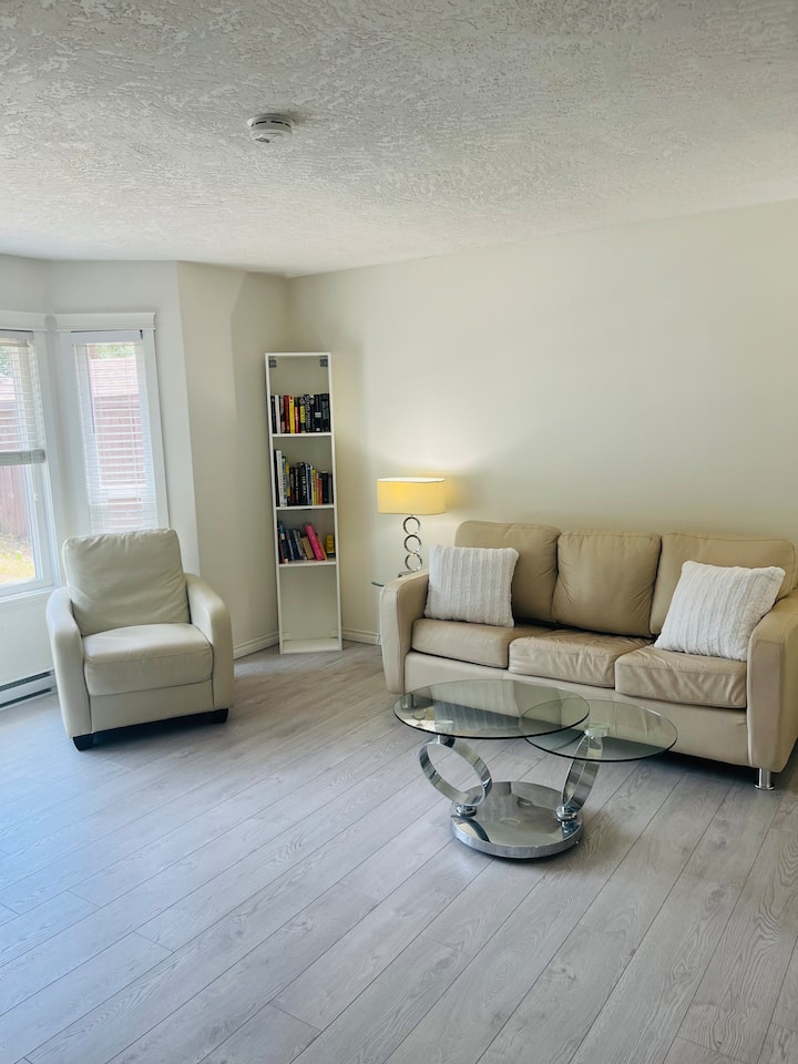 4 Bdrm Family Home & Pet Friendly! Sleeps 7! - Langford