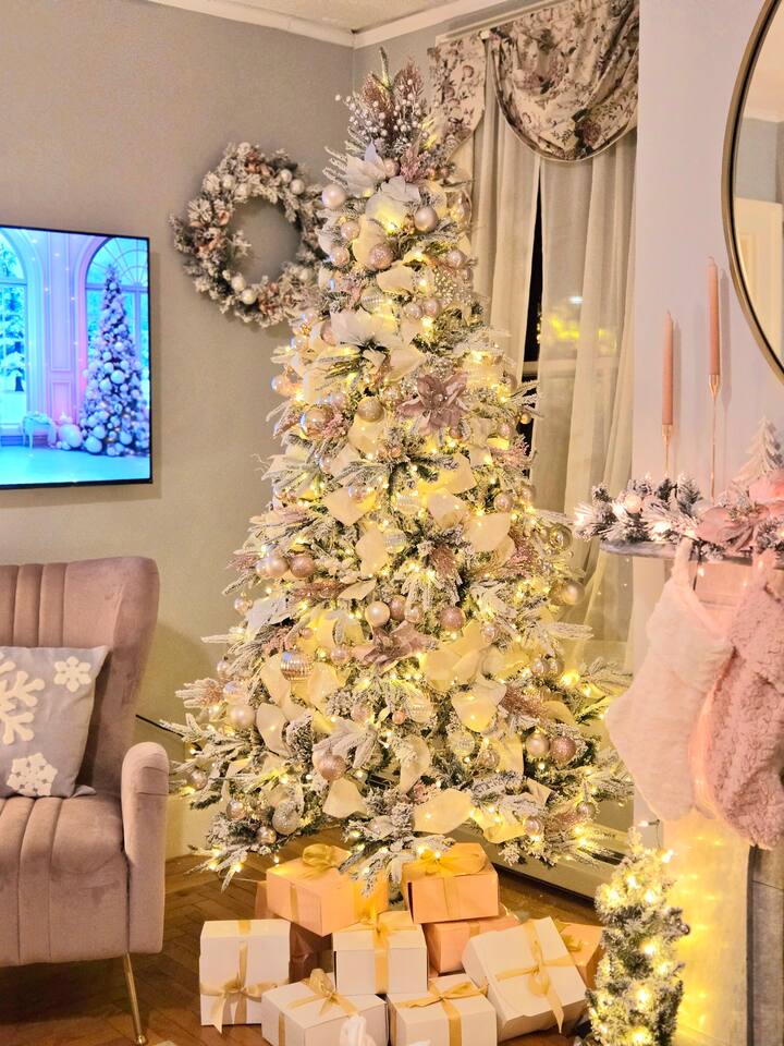 New Year Sale!Save 20% at Cozy home at Browm