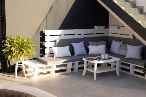 Room for 2 or 3 people.
Camino de Santiago (St. James Way).