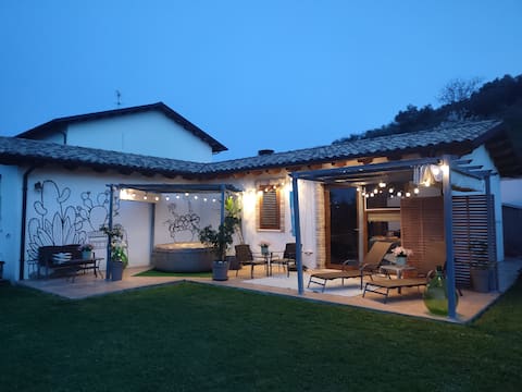 Country Studio with Private Hot Tub and Patio