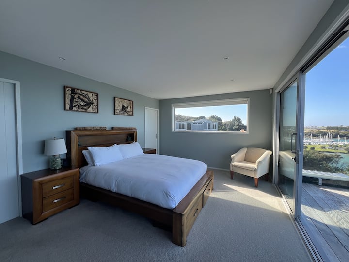 Master suite
