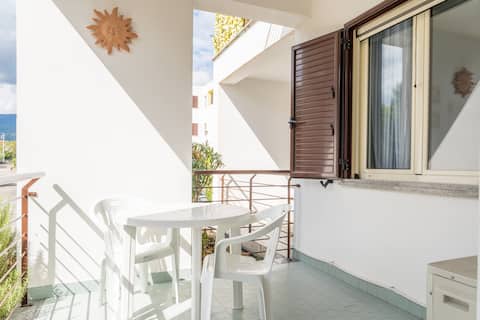Seaside Apartment/4 Guests/WiFi/Casa dei Fiori