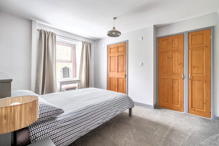 Спалня 2