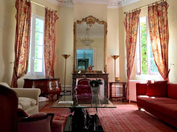 Chateau-lieu-dit-la-palue - France
