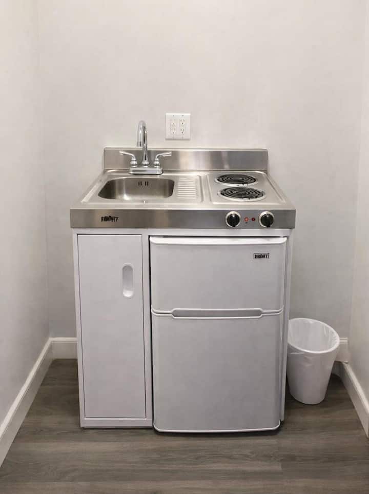Trendy Bay Ridge Studio: Ideal Location - Brooklyn, NY