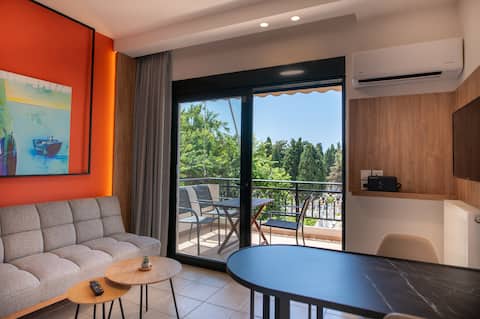 DF HOUSE
Stay with sea view