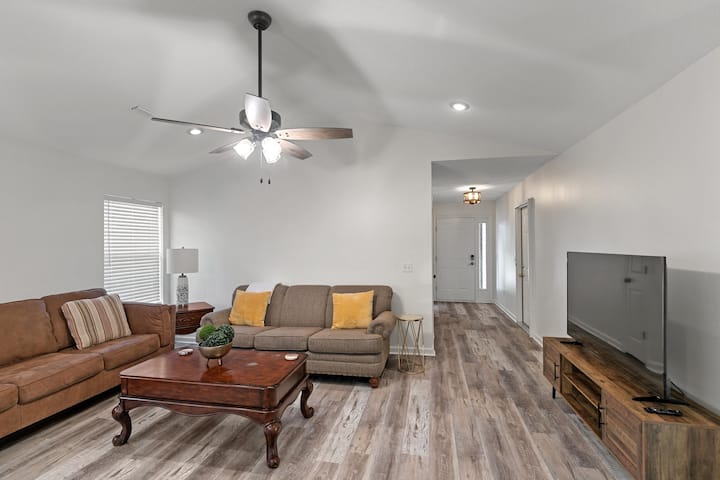 Newly Renovated Cozy Spyglass Hideaway 3 Br 2 Bath - Dothan, AL