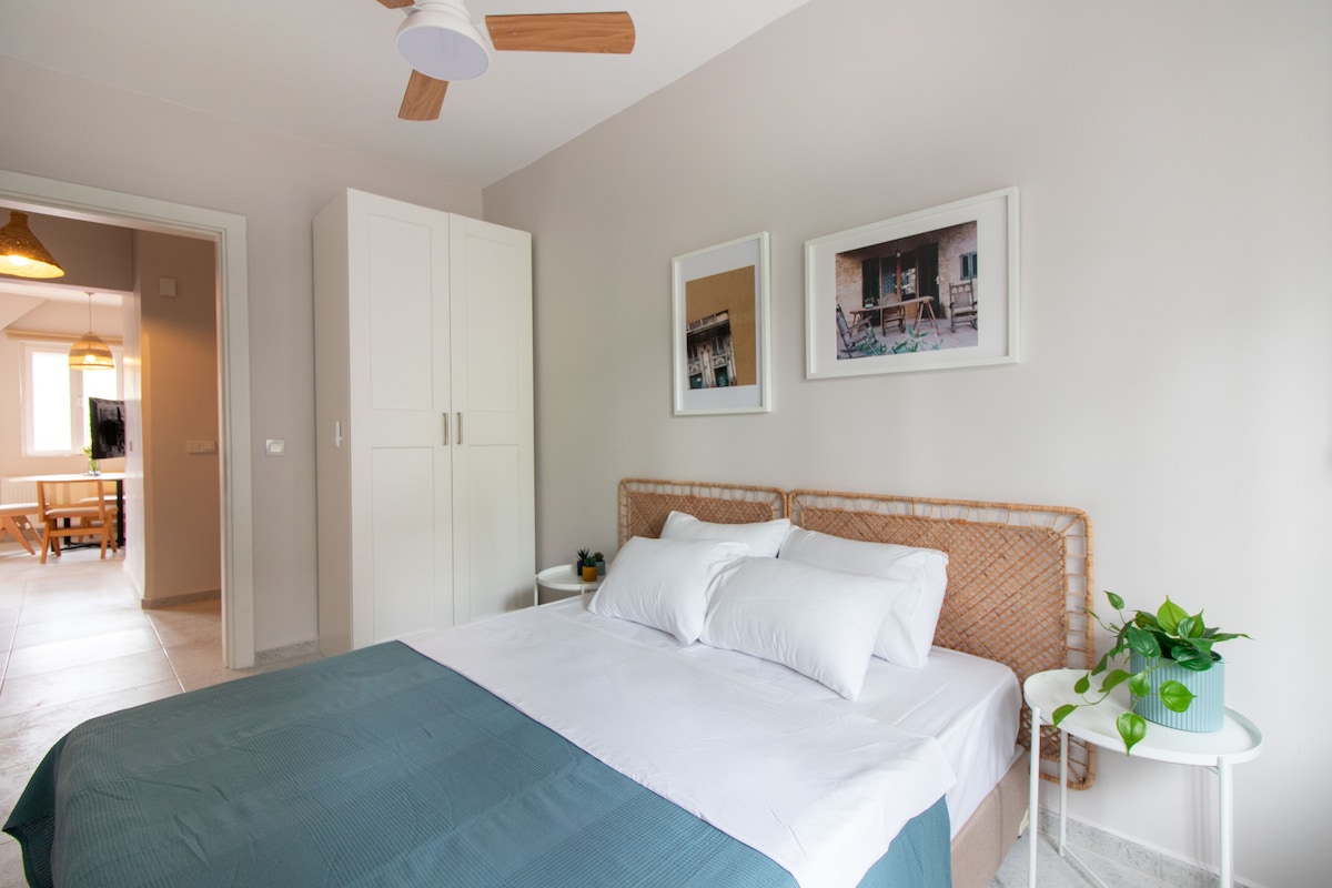 Relaxing bedroom details with natural textures and plants