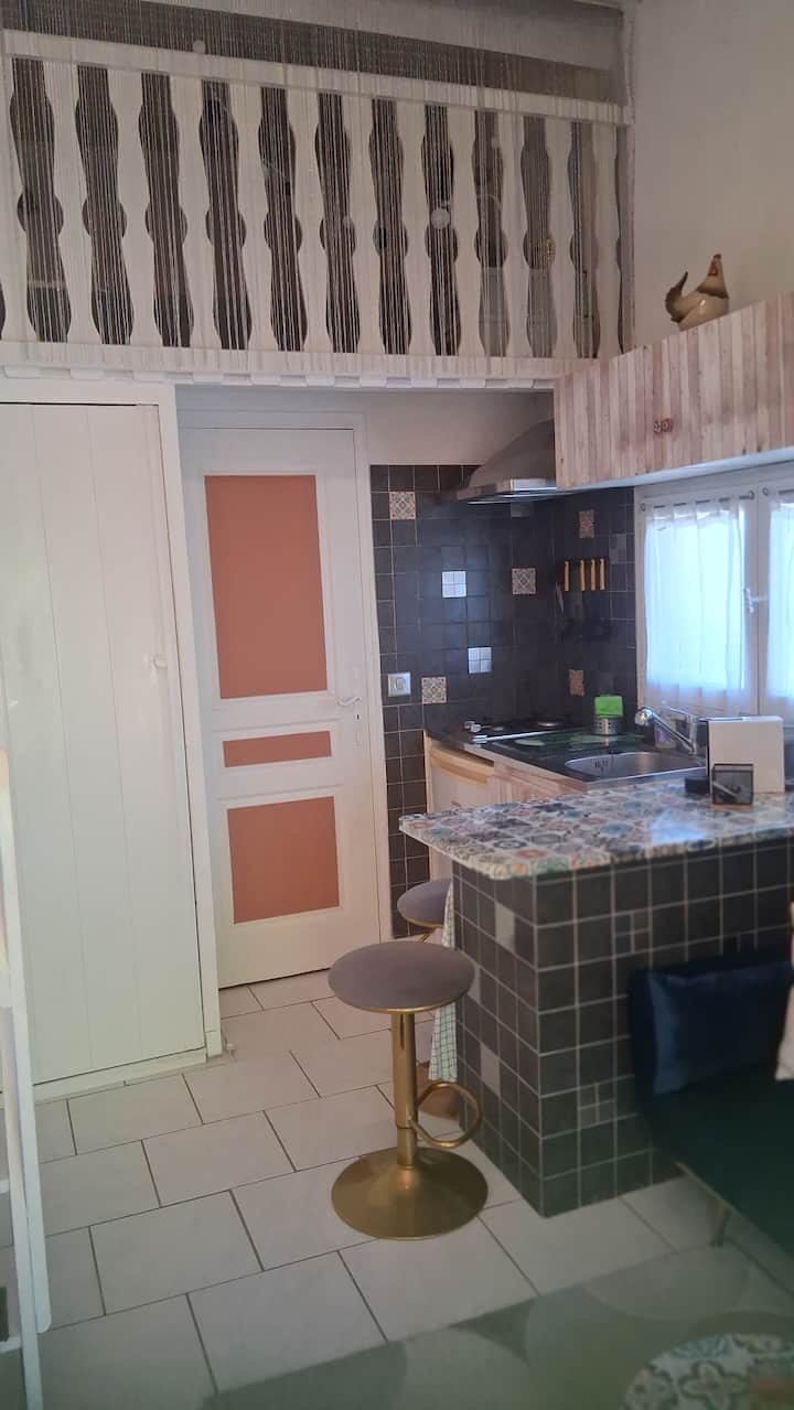 Studio Detente Au Calme, Piscine , Jacuzzi. - Aix-en-Provence