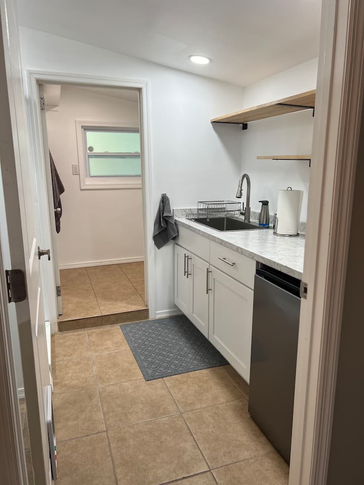 Cozy Dunedin Retreat - Dunedin, FL