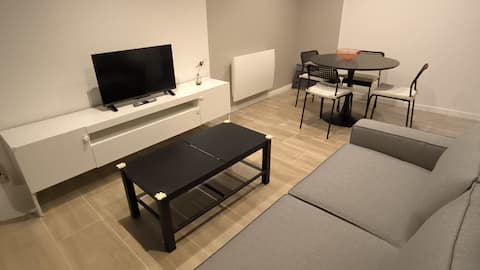 F2, 3-minute walk from the train station, private accommodation