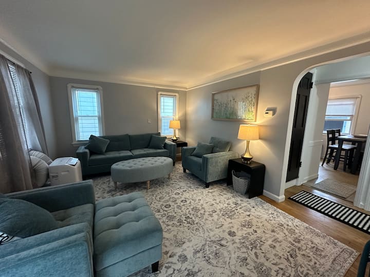 5 Star Cleveland / Lakewood 3 Br. 9m To Downtown - Cleveland, OH
