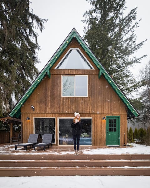Riverfront Skykomish Couples Retreat Hot Tub Sauna