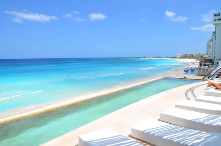 Beachfront Suite With Terrace In Cancun Hotel Zone - Cancún