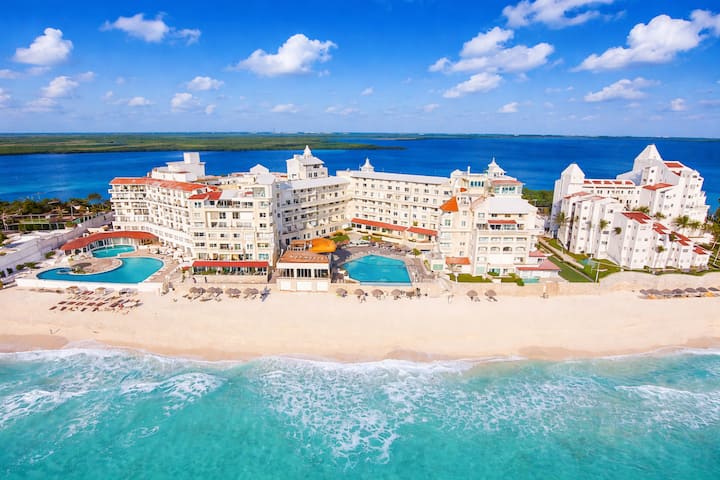 Beachfront Suite With Terrace In Cancun Hotel Zone - Cancún