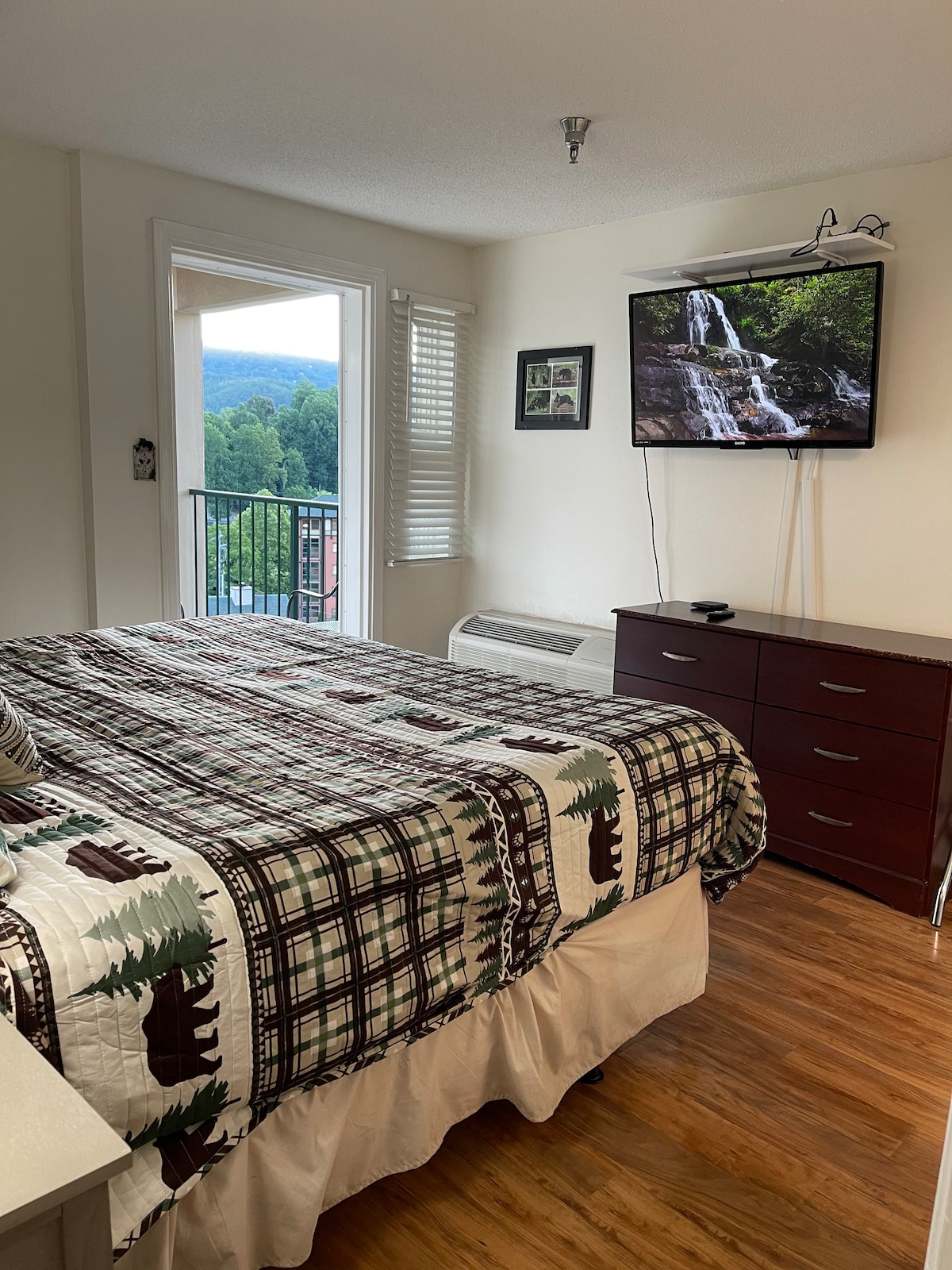 Master bedroom with Downtown Balcony  view