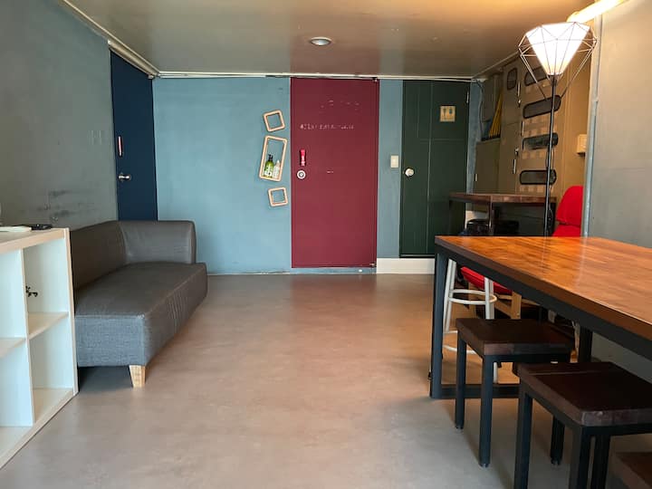Spacious & Sturdy Room For 6people - Seoul