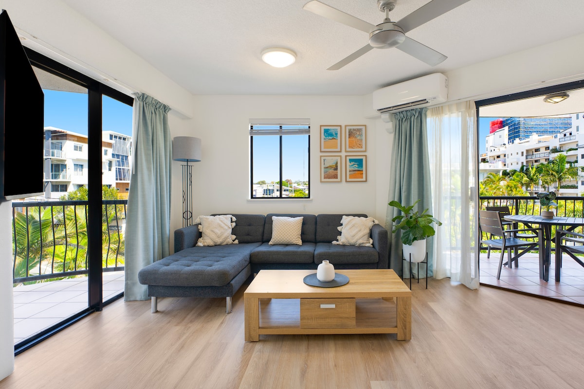 Popular Airbnb listing: Coastal Retreat in Mooloolaba - 2 Bedroom Unit in Mooloolaba