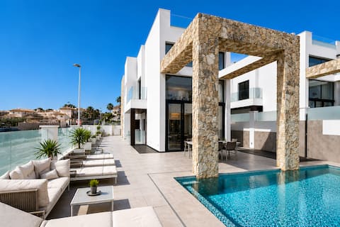 Luxury Villa with private pool