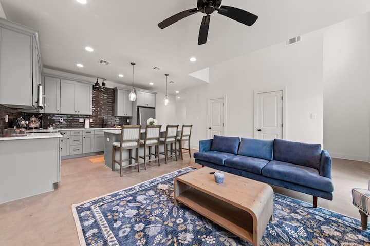 Cajun French House-king Beds-garage-luxe Amenities - ルイジアナ州