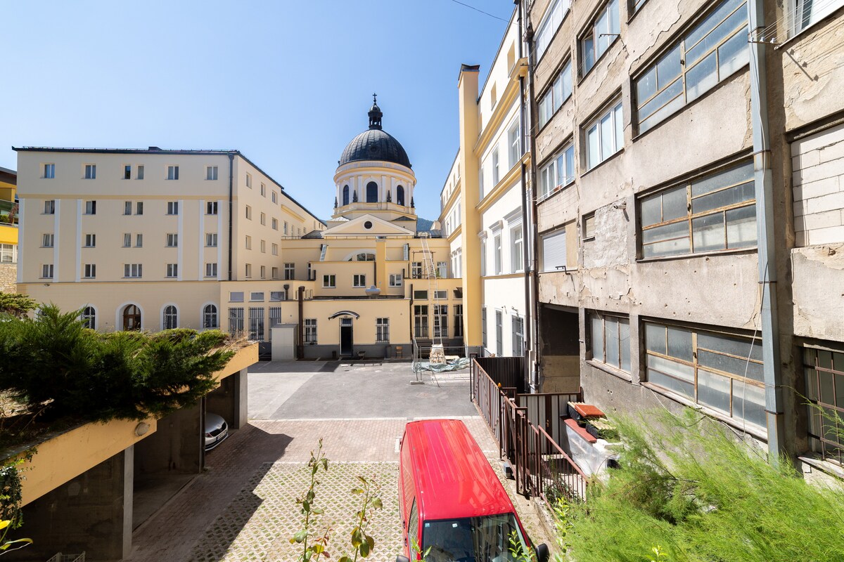 Old Town Vakat Modern 1-Bedroom Apartment