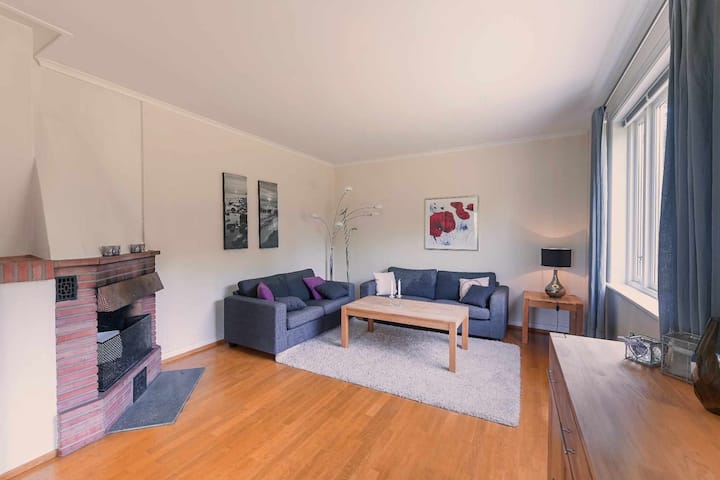 Flott Klassisk Villa Ved Strandkanten - Noorwegen