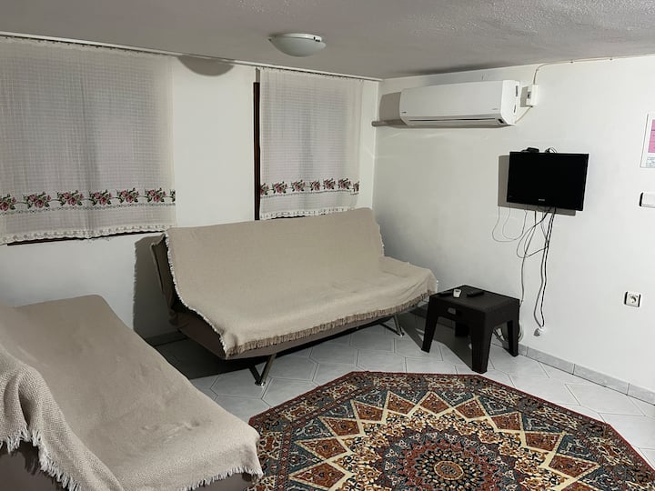 Akyaka Merkezde 2+1 Ev - Akyaka, Muğla