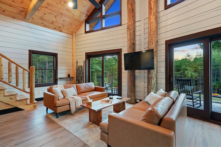 Modern Hocking Hills Escape | Luxury + Hot Tub - Ohio