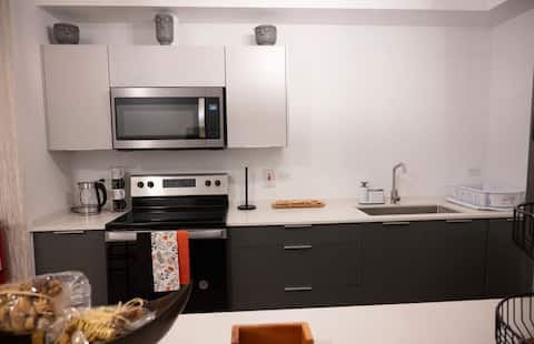 10mins away from Maracas Bay / 3BD with pool/gym