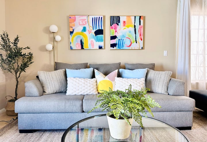 5 Min To Strip Chic 4 Br 5 Beds With Pool - Las Vegas, NV