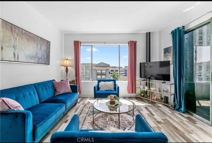 Luxurious Ocean View Condo 3 Min Walking To Beach - Long Beach, CA