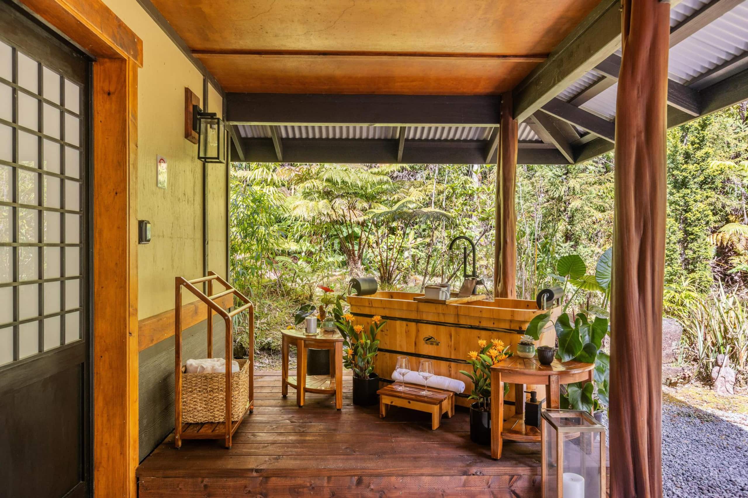 Volcano Tea House Cottage-SpaBath-HotTub-FirePlace - Image 60