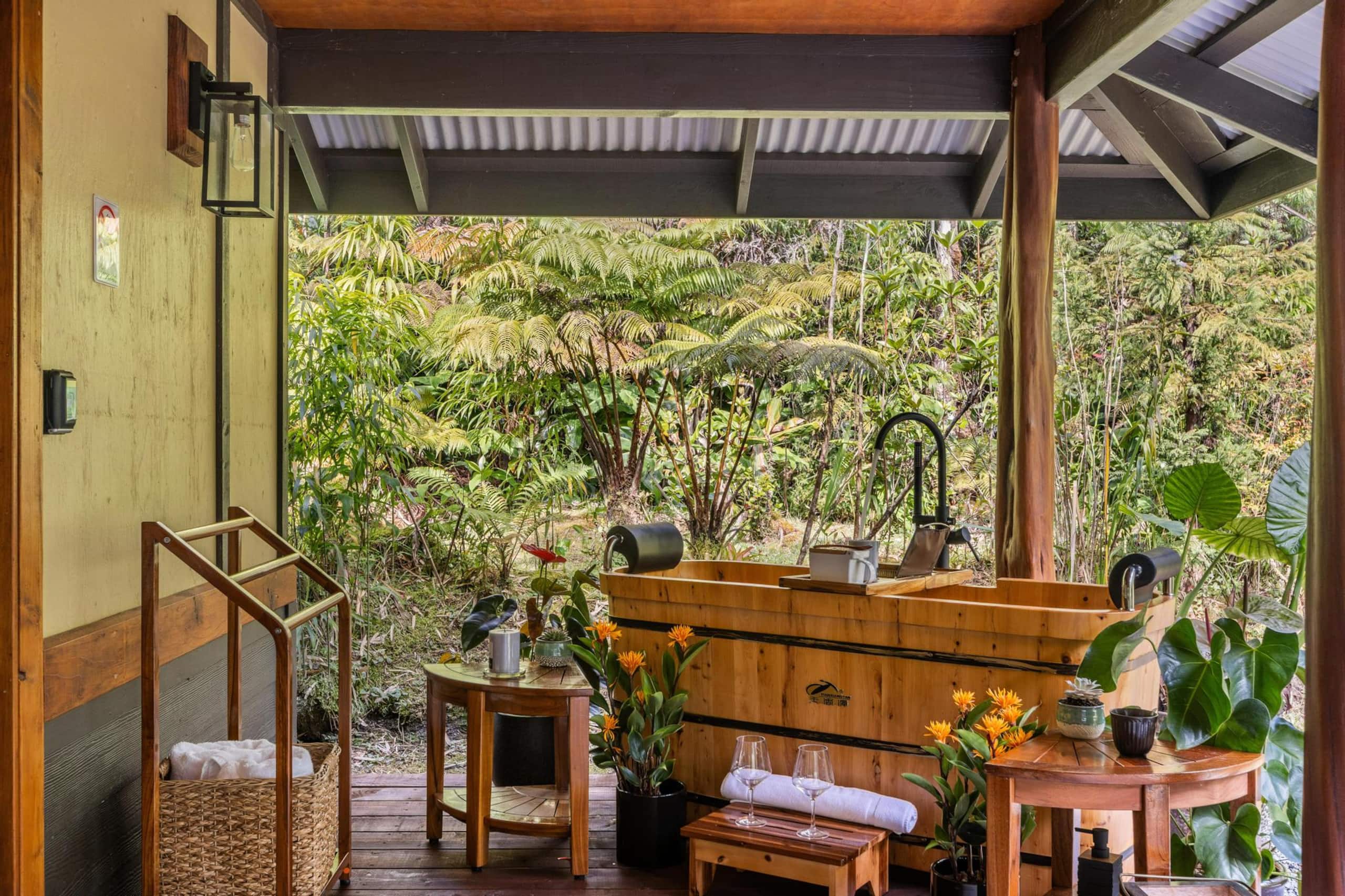 Volcano Tea House Cottage-SpaBath-HotTub-FirePlace - Image 59