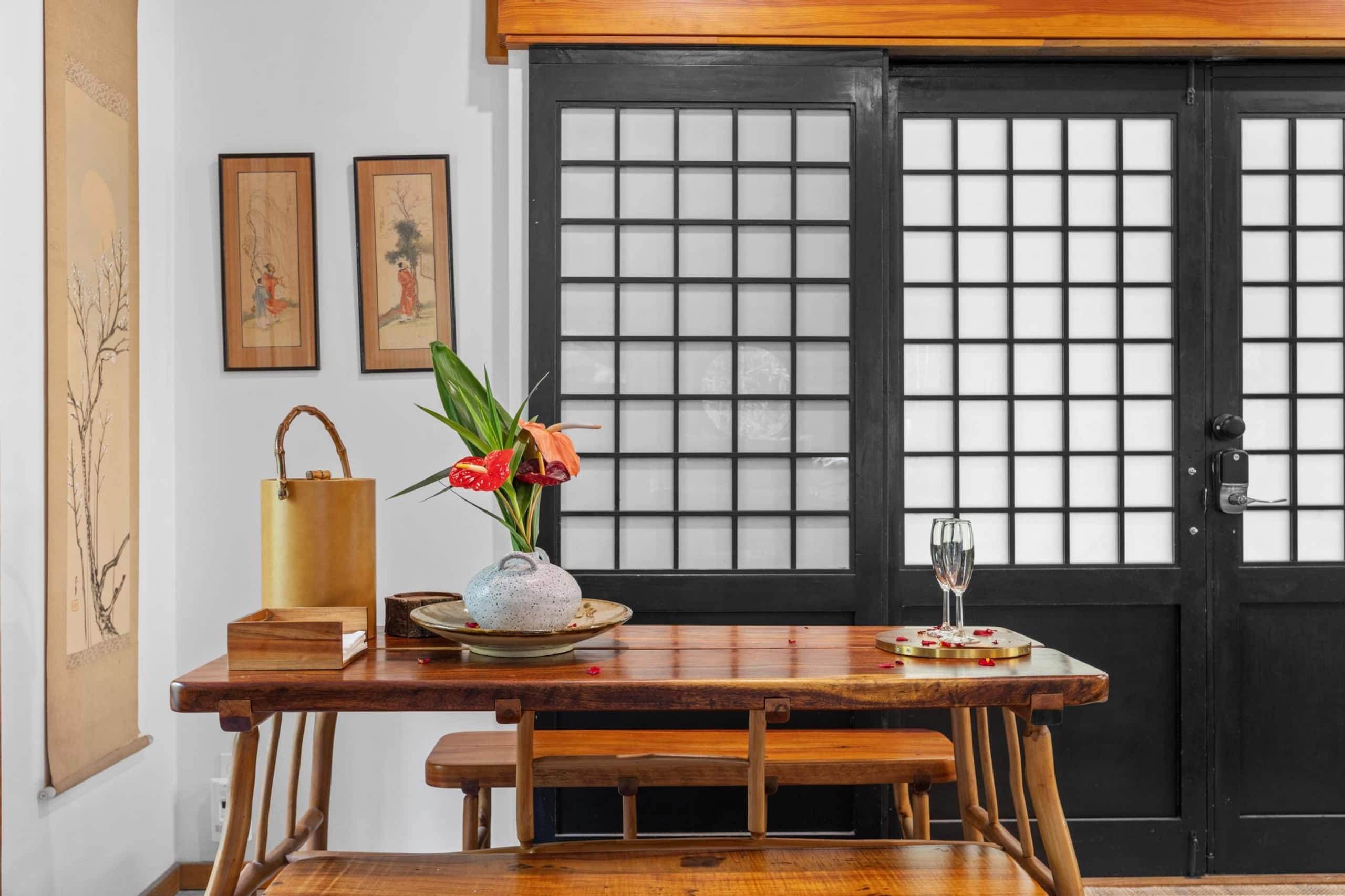 Volcano Tea House Cottage-SpaBath-HotTub-FirePlace - Image 15