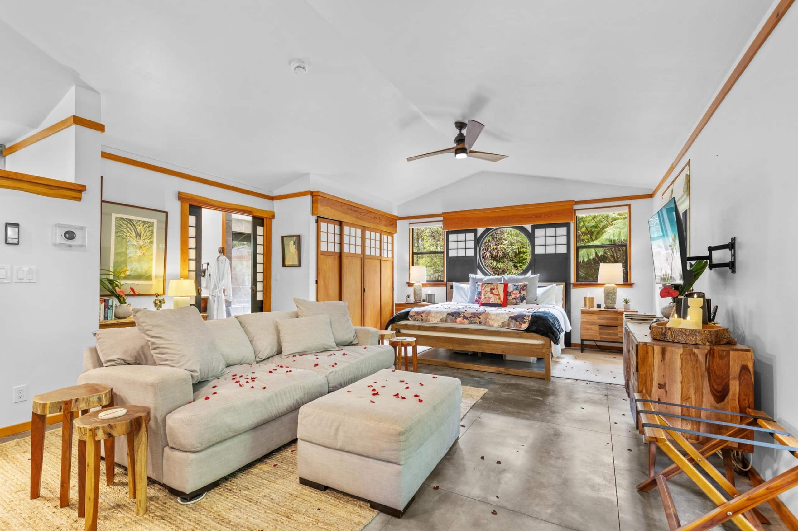 Volcano Tea House Cottage-SpaBath-HotTub-FirePlace - Image 3