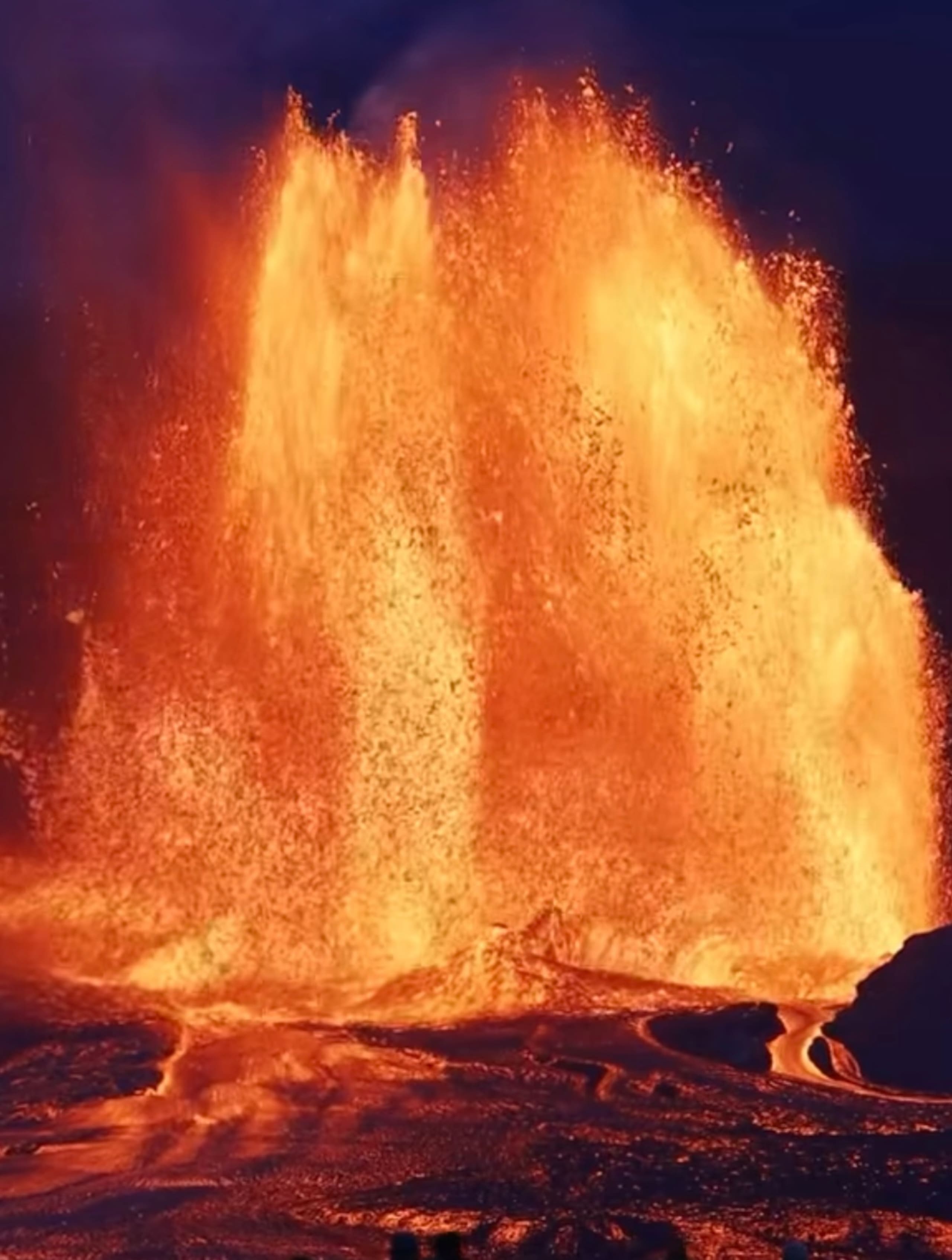 Volcano Tea House Cottage-SpaBath-HotTub-FirePlace - Image 70