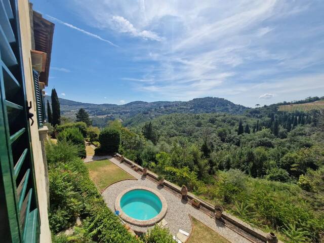 Villa Fiorale a 1400 Medici’s Hunting House