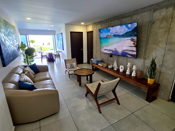 Beach Front Condo With With Private Pool - El Salvador
