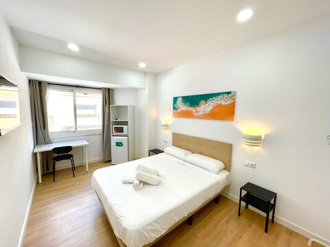 S2 - Spacious and Minimalist King Room