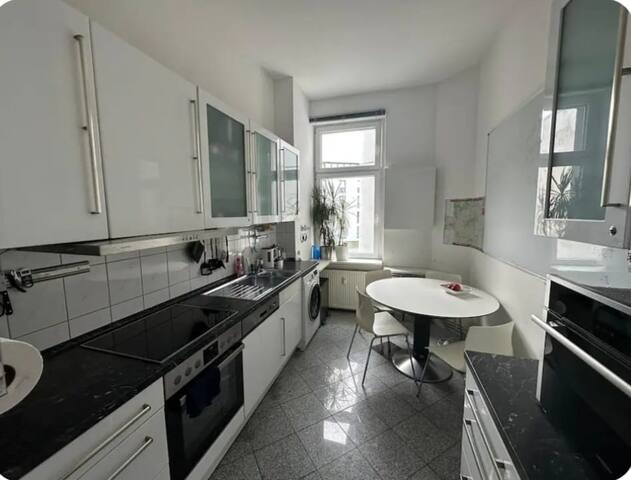 Luxury apartment in the center gallery image 2