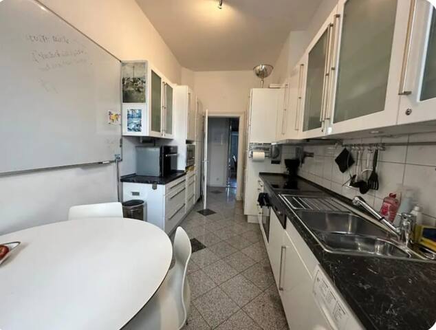 Luxury apartment in the center gallery image 5